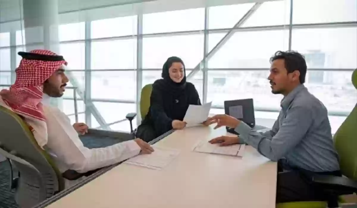  تمديد تأشيرة خروج وعودة قبل انتهائها في السعودية