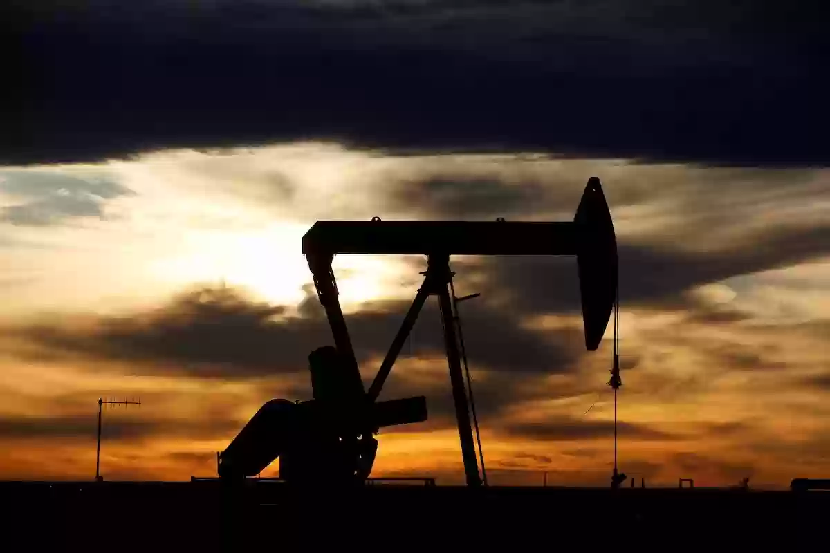 ارتفاع عقود النفط الآجلة لمستوى غير مسبوق